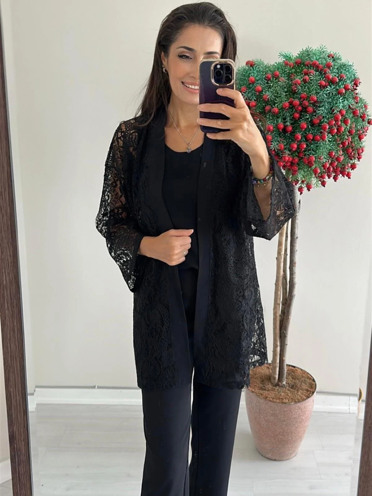 siyah-dantel-kimono-ceket-825b82.webp Siyah Dantel Kimono Ceket - Görsel 1
